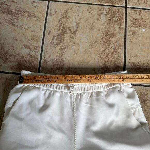 Lululemon Softstreme High-Rise Straight Leg Crop Top Women’s Size 8 Cream - Picture 4 of 10